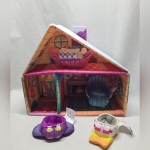 Squishville Squishmallows Mini Ski Chalet Playset With Accessories
